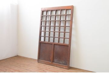 アンティーク建具　総欅(ケヤキ)材　腰板玉杢　落ち着いた和の雰囲気におすすめ!マス目(升目)の格子蔵戸1枚(きつね格子、狐格子、格子戸、引き戸、玄関戸)(R-066772)