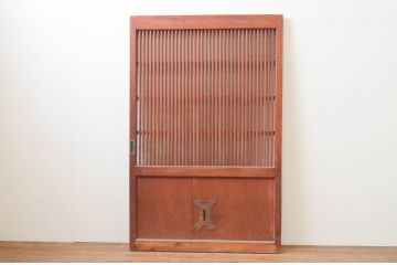 アンティーク建具　桜材　欅(ケヤキ)材　堂々とした存在感のある格子蔵戸1枚(格子戸、玄関戸、引き戸)(R-066773)