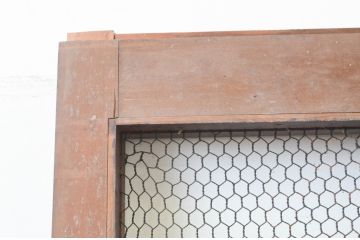 アンティーク建具　腰板欅(ケヤキ)材　味わい深さが魅力!　マス目(升目)の格子蔵戸1枚(きつね格子、狐格子、格子戸、玄関戸、引き戸)(R-066774)