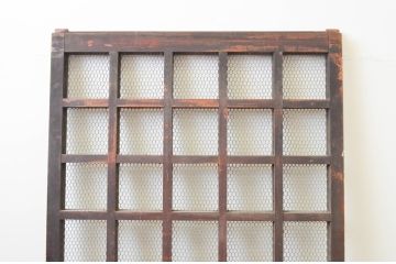 アンティーク建具　総欅(ケヤキ)材　時代の流れを感じさせるマス目(升目)の格子蔵戸1枚(きつね格子、狐格子、格子戸、玄関戸、引き戸)(R-066776)