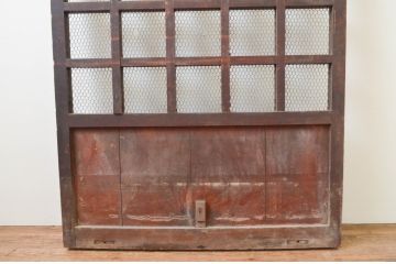 アンティーク建具　総欅(ケヤキ)材　時代の流れを感じさせるマス目(升目)の格子蔵戸1枚(きつね格子、狐格子、格子戸、玄関戸、引き戸)(R-066776)