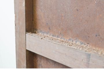 アンティーク建具　シンプルな佇まいで取り入れやすい幅狭蔵戸1枚(玄関戸、引き戸)(R-066777)