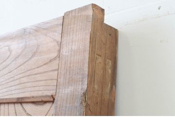 アンティーク建具　分厚い框組みと重厚な佇まいが魅力!総欅(ケヤキ)材の蔵戸1枚(玄関戸、引き戸)(R-066778)