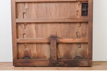 アンティーク建具　分厚い框組みと重厚な佇まいが魅力!総欅(ケヤキ)材の蔵戸1枚(玄関戸、引き戸)(R-066778)