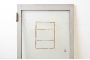 アンティーク建具　ペイント仕上げ限定　レトロな雰囲気づくりにおすすめ!ワイヤーメッシュ入りの大きなガラス扉1枚(ドア、木製扉)(R-066780)