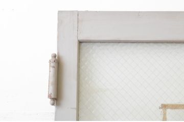 アンティーク建具　ペイント仕上げ限定　レトロな雰囲気づくりにおすすめ!ワイヤーメッシュ入りの大きなガラス扉1枚(ドア、木製扉)(R-066780)