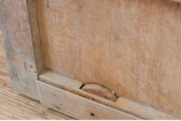 アンティーク建具　腰板欅(ケヤキ)材　重厚感のある佇まいが魅力の格子蔵戸1枚(格子戸、玄関戸、引き戸)(R-066781)