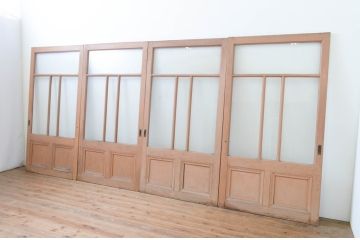 アンティーク建具　ペイント仕上げ限定　上質な空間づくりにおすすめ!古いナラ材の店舗用ガラス戸4枚セット(引き戸)(R-066785)