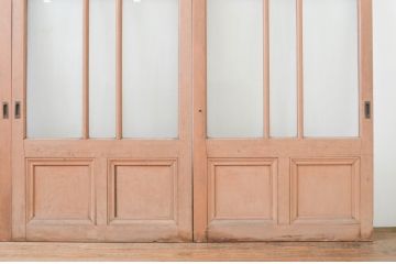アンティーク建具　ペイント仕上げ限定　上質な空間づくりにおすすめ!古いナラ材の店舗用ガラス戸4枚セット(引き戸)(R-066785)