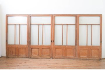 アンティーク建具　ペイント仕上げ限定　上質な空間づくりにおすすめ!古いナラ材の店舗用ガラス戸4枚セット(引き戸)(R-066785)