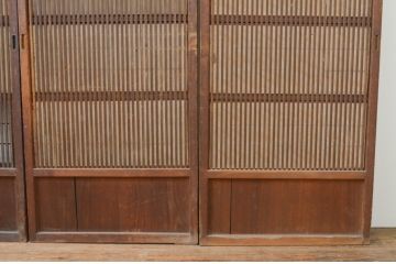 アンティーク建具　和の趣溢れる裏障子付きの幅狭格子戸4枚セット(障子戸、引き戸)(R-066790)
