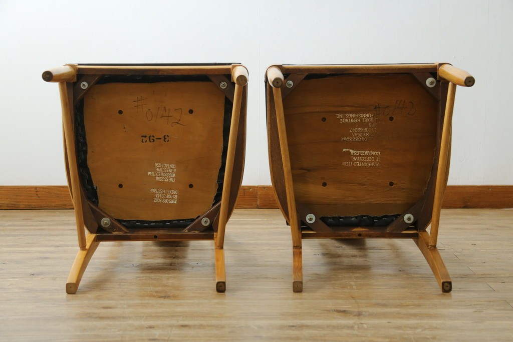 中古　美品　DREXEL HERITAGE(ドレクセルヘリテイジ)　北欧テイストのお部屋におすすめ!!洗練されたモダンデザインが美しいダイニングチェア2脚セット　(R-066802)