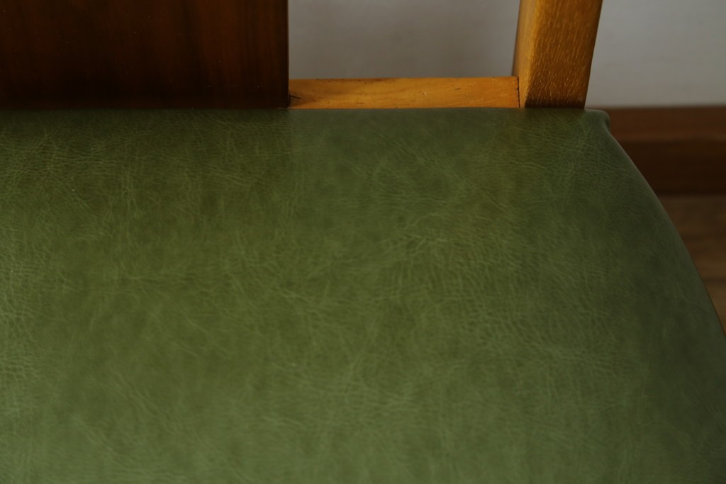中古　美品　DREXEL HERITAGE(ドレクセルヘリテイジ)　北欧テイストのお部屋におすすめ!!洗練されたモダンデザインが美しいダイニングチェア2脚セット　(R-066803)