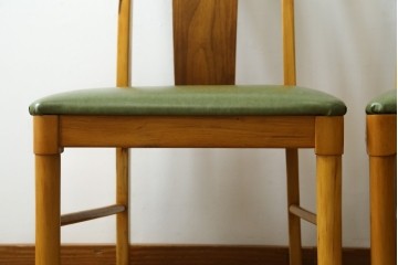 中古　美品　DREXEL HERITAGE(ドレクセルヘリテイジ)　北欧テイストのお部屋におすすめ!!洗練されたモダンデザインが美しいダイニングチェア2脚セット　(R-066803)