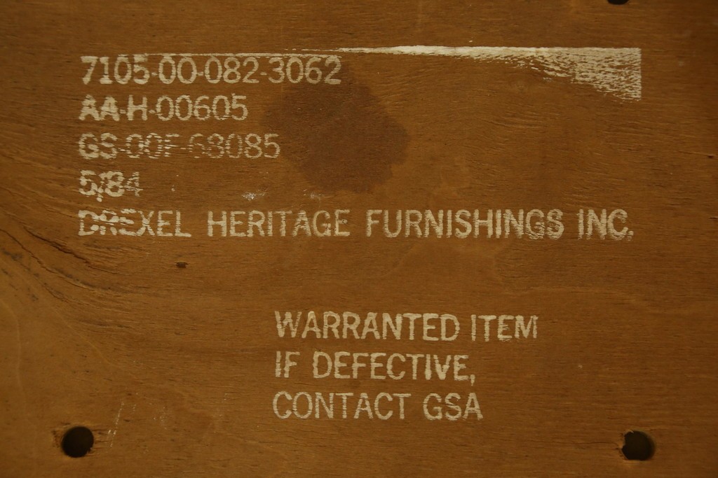 中古　美品　DREXEL HERITAGE(ドレクセルヘリテイジ)　北欧テイストのお部屋におすすめ!!洗練されたモダンデザインが美しいダイニングチェア2脚セット　(R-066803)