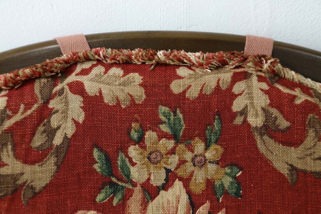 イギリスビンテージ　ERCOL(アーコール)　クラシカルな佇まいが魅力のクッション付きロッキングチェア　(R-066805)