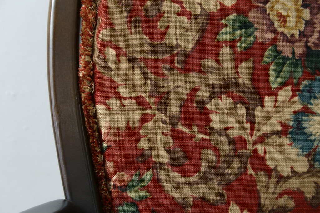 イギリスビンテージ　ERCOL(アーコール)　クラシカルな佇まいが魅力のクッション付きロッキングチェア　(R-066805)