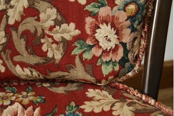 イギリスビンテージ　ERCOL(アーコール)　クラシカルな佇まいが魅力のクッション付きロッキングチェア　(R-066805)