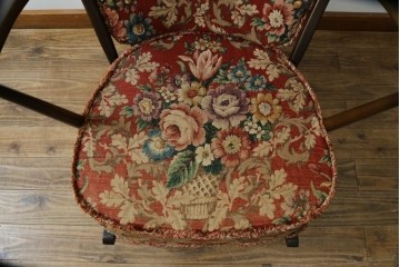 イギリスビンテージ　ERCOL(アーコール)　クラシカルな佇まいが魅力のクッション付きロッキングチェア　(R-066805)