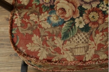 イギリスビンテージ　ERCOL(アーコール)　クラシカルな佇まいが魅力のクッション付きロッキングチェア　(R-066805)