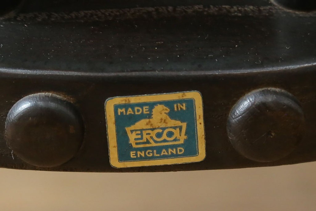 イギリスビンテージ　ERCOL(アーコール)　クラシカルな佇まいが魅力のクッション付きロッキングチェア　(R-066805)