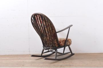 イギリスビンテージ　ERCOL(アーコール)　クラシカルな佇まいが魅力のクッション付きロッキングチェア(揺り椅子、イス、アームチェア、英国、北欧、ヴィンテージ)(R-066805)