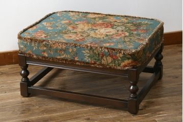 イギリスビンテージ　ERCOL(アーコール)　Old Colonial(オールドコロニアル)　シックな英国カントリースタイルのお部屋におすすめなオットマン(フットスツール、1Pソファ、1人掛けソファ、一人掛けソファ、椅子、イス、チェア、ヴィンテージ、北欧)(R-066808)