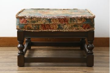 イギリスビンテージ　ERCOL(アーコール)　Old Colonial(オールドコロニアル)　シックな英国カントリースタイルのお部屋におすすめなオットマン(フットスツール、1Pソファ、1人掛けソファ、一人掛けソファ、椅子、イス、チェア、ヴィンテージ、北欧)(R-066808)