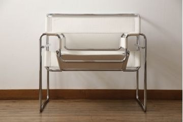 中古　Knoll製(ノル)　Marcel Breuer(マルセル・ブロイヤー)　本革(レザー)　Wassily Lounge Chair(ワシリーチェア)　スタイリッシュなデザインが魅力のラウンジチェア(アームチェア、椅子、イス)(定価約52万円)(R-066810)