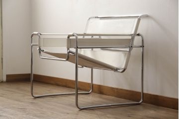 中古　Knoll製(ノル)　Marcel Breuer(マルセル・ブロイヤー)　本革(レザー)　Wassily Lounge Chair(ワシリーチェア)　スタイリッシュなデザインが魅力のラウンジチェア(アームチェア、椅子、イス)(定価約52万円)(R-066810)