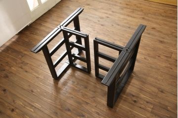 中古　北海道旭川家具　匠工芸　バン(BAN)　重厚感のある佇まいが魅力的な無垢ナラ材のダイニングテーブル(4人掛け、6人掛け、食卓、作業台)(定価約40万円)(R-066812)
