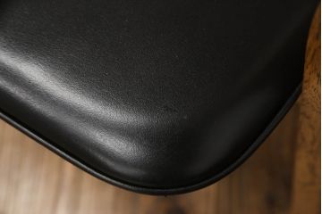 中古　北海道旭川家具　匠工芸　BAN(バン)　本革(レザー)　洗練された和モダンなデザインが美しいダイニングチェア4脚セット(ハイバックチェア、アームレスチェア、椅子、イス)(定価4脚で約32万円)(R-066813)