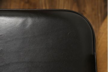 中古　北海道旭川家具　匠工芸　BAN(バン)　本革(レザー)　洗練された和モダンなデザインが美しいダイニングチェア4脚セット(ハイバックチェア、アームレスチェア、椅子、イス)(定価4脚で約32万円)(R-066813)