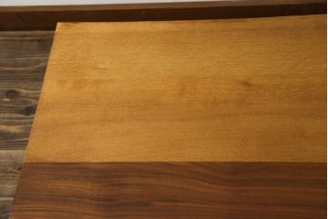 中古　日進木工(nissin)　WHITE WOOD(ホワイトウッド)　ナラ材とウォールナット材の組み合わせが美しいローテーブル(リビングテーブル、センターテーブル、座卓)(R-066814)