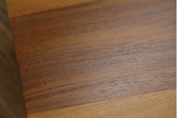 中古　日進木工(nissin)　WHITE WOOD(ホワイトウッド)　ナラ材とウォールナット材の組み合わせが美しいローテーブル(リビングテーブル、センターテーブル、座卓)(R-066814)