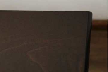 中古　松本民芸家具　F型食卓　クラシカルな脚のデザインが目を引くダイニングテーブル(作業台、食卓、4人掛け)(定価約29万7千円)(R-066815)
