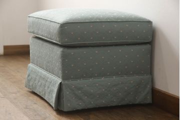 中古　美品　DREXEL HERITAGE(ドレクセルヘリテイジ)　シンプルな柄の上品な1人掛けソファ+オットマンのセット(1人掛けソファ、アームチェア、スツール)(R-066818)