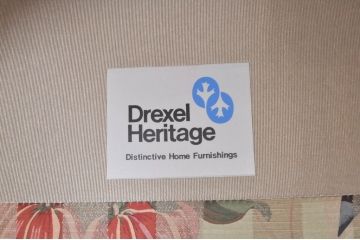 中古　美品!!　DREXEL HERITAGE(ドレクセルヘリテイジ)　クラシカルな佇まいの1人掛けソファ+オットマンのセット(一人掛け、1P、アームソファ、アームチェア、フットスツール)(R-066820)