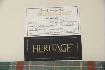 中古　アメリカ輸入モデル　DREXEL HERITAGE(ドレクセルヘリテイジ)　アメリカンクラシックなチェック柄が目を引く2人掛けソファ(ラブソファ、二人掛けソファ、2P、アームソファ)(R-066822)