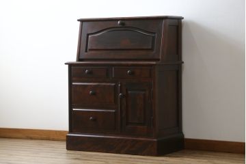 中古　美品　神居民芸　クラシカルな佇まいが魅力のライティングビューロー(簿記机、ワークデスク、在宅用、在宅ワーク用、引き出し、収納棚、戸棚)(R-066826)