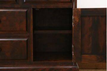 中古　美品　神居民芸　クラシカルな佇まいが魅力のライティングビューロー(簿記机、ワークデスク、在宅用、在宅ワーク用、引き出し、収納棚、戸棚)(R-066826)