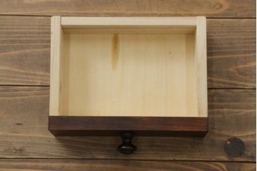 中古　美品　神居民芸　クラシカルな佇まいが魅力のライティングビューロー(簿記机、ワークデスク、在宅用、在宅ワーク用、引き出し、収納棚、戸棚)(R-066826)