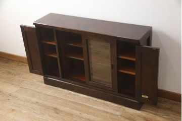 和製ビンテージ　希少な絶版品　北海道民芸家具　品の良い佇まいが魅力の薄型サイドボード(収納棚、戸棚、飾り棚、サイドキャビネット、ヴィンテージ)(R-066827)