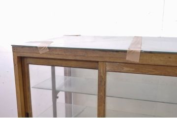 和製ビンテージ　ナラ(楢)材　シンプルでレトロなデザインが取り入れやすい木枠のガラスケース(Gケース、カウンターショーケース、ディスプレイケース、コレクションケース、キャビネット、飾り棚、陳列棚、店舗什器、ヴィンテージ)(R-066828)