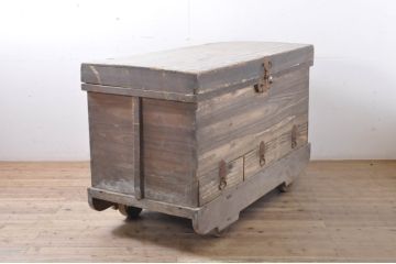 和製アンティーク　希少　古民具　時代の流れを感じさせる大きな車長持(時代箪笥、車箪笥、収納箱、タンス、たんす)(R-066836)