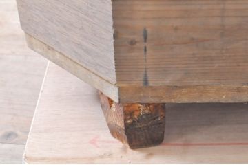 和製アンティーク　ナラ(楢)材　昭和レトロな雰囲気と木枠が魅力の八角ガラスケース(ショーケース、コレクションケース、陳列棚、店舗什器)(R-066840)