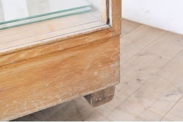 和製アンティーク　昭和レトロ　ナラ(楢)材　ノスタルジックな雰囲気の木枠ガラスケース(ショーケース、飾り棚、陳列棚、店舗什器)(R-066844)