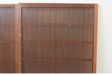 アンティーク建具　特注!!　上手物!!　モダンデザイン　真鍮(しんちゅう)鋲の高級格子戸2枚セット(引き戸、ガラス帯戸)(R-066851)