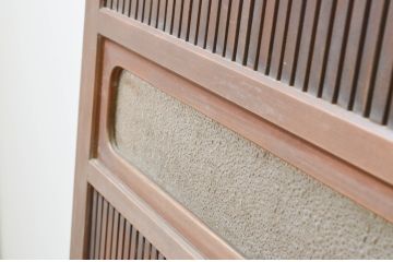 アンティーク建具　特注!!　上手物!!　モダンデザイン　真鍮(しんちゅう)鋲の高級格子戸2枚セット(引き戸、ガラス帯戸)(R-066851)