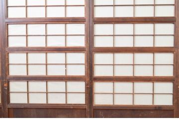 アンティーク建具　特注　上手物!!　裏障子付き　和の空間を演出する真鍮(しんちゅう)鋲の万本格子戸4枚セット(引き戸、障子戸)(R-066852)